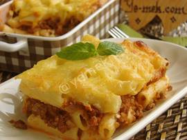 Fırında Beşamel Soslu Kıymalı Makarna